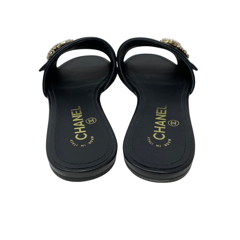 Chanel CC Pearl Logo Leather Mule Sandals Black Size 38 US 7.5 New With Box - Picture 4 of 11